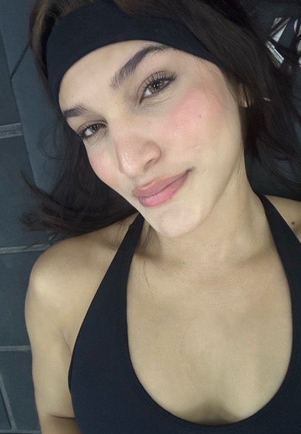 Muñeca from Colombia — online now on CooMeetMatch